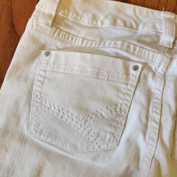White House Black Market White Cropped Ankle Jeans Size 2 - Picture 7 of 9